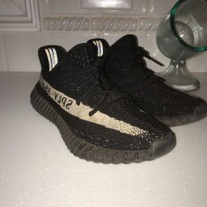Used Yeezy Boost V2 Oreos Size 8